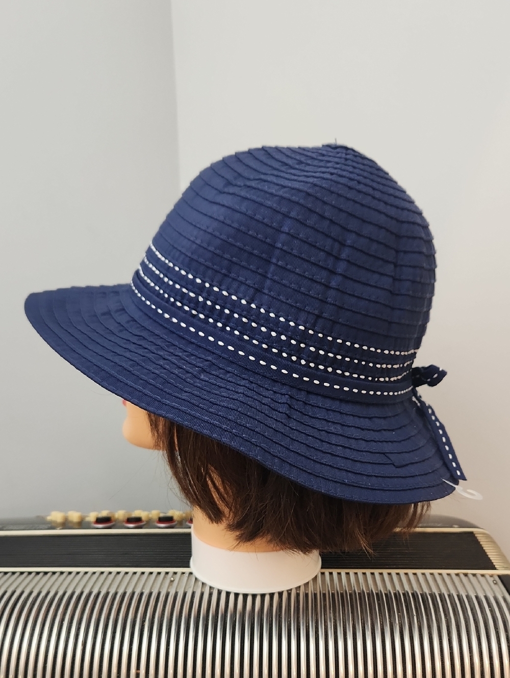 NWOT- DAVID & YOUNG NAVY BLUE PACKABLE  SUN HAT W/WHITE ACCENT STITCHING
